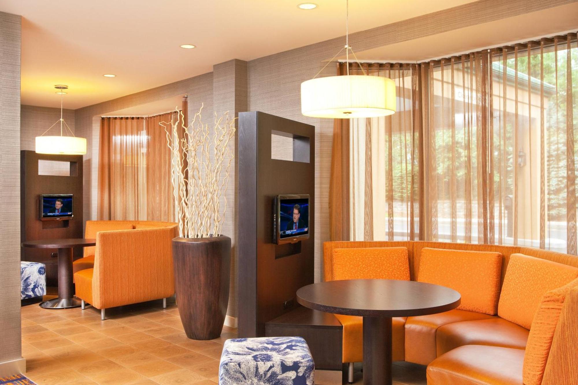 Courtyard Hartford แมนเชสเตอร์ ภายนอก รูปภาพ