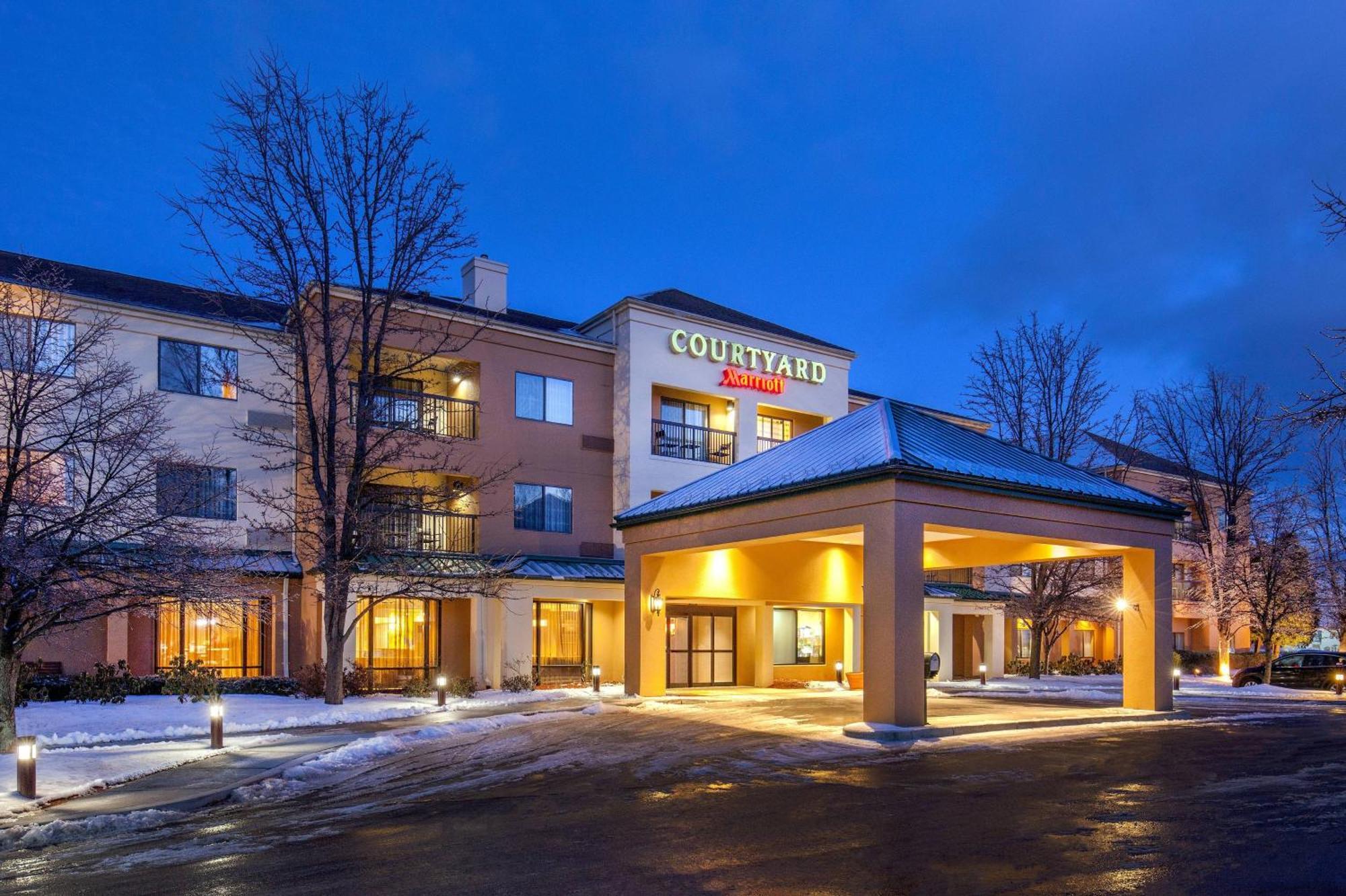 Courtyard Hartford แมนเชสเตอร์ ภายนอก รูปภาพ