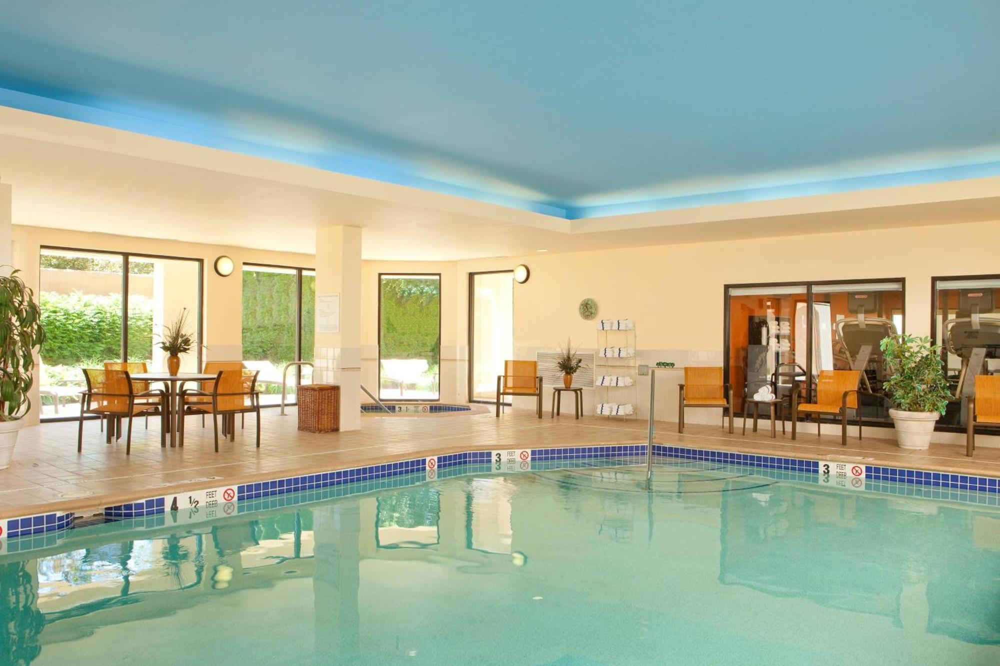 Courtyard Hartford แมนเชสเตอร์ ภายนอก รูปภาพ
