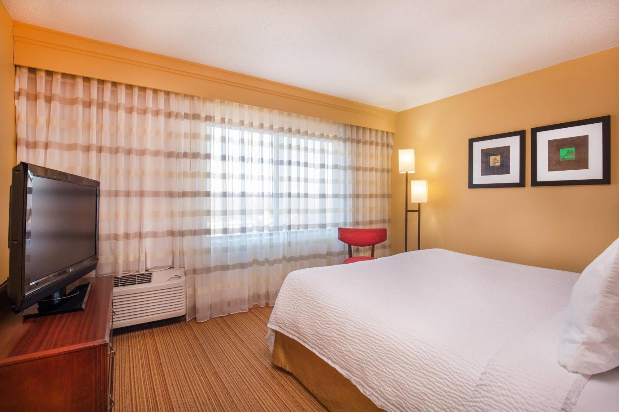 Courtyard Hartford แมนเชสเตอร์ ภายนอก รูปภาพ